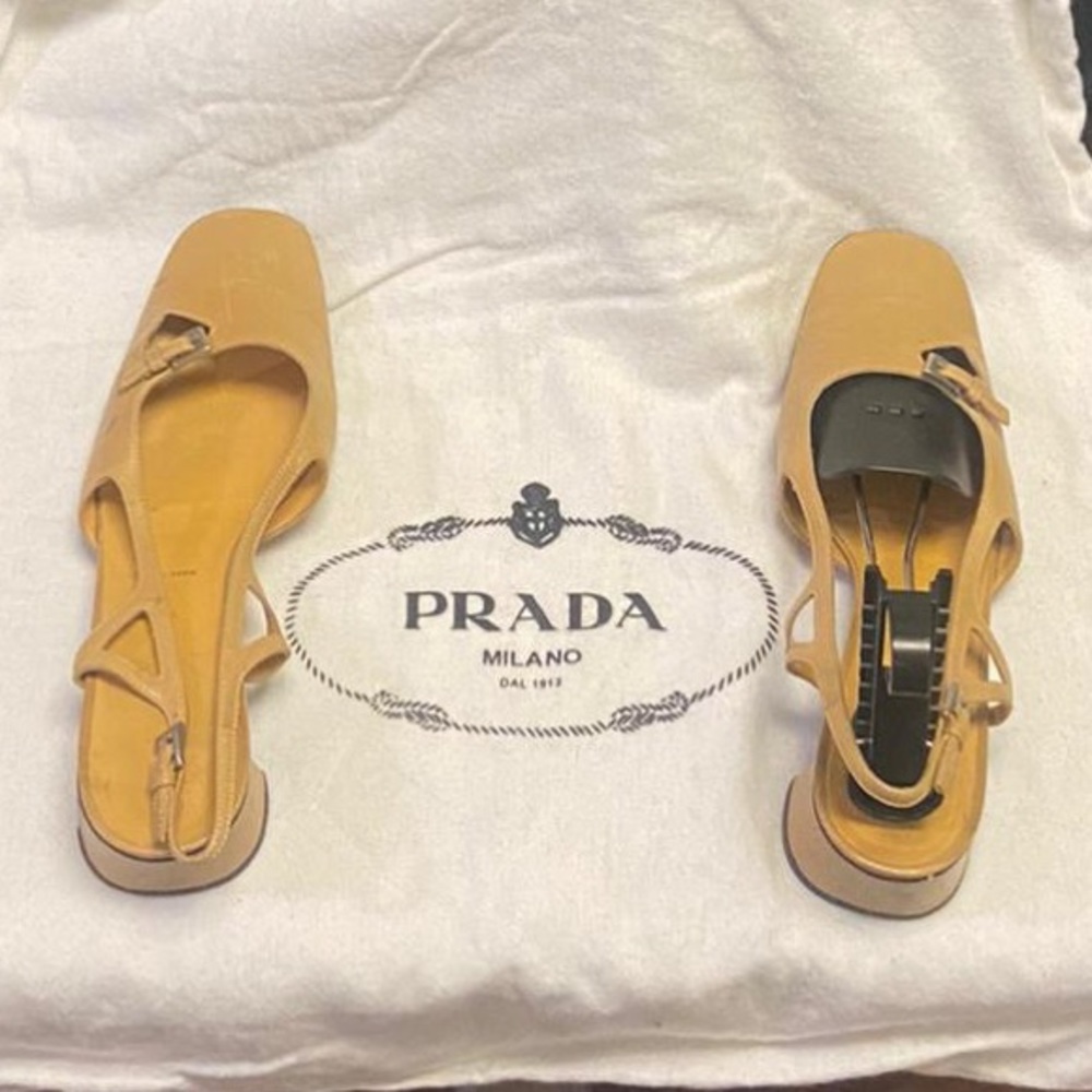 Prada cream sandals - Picture 4 of 7